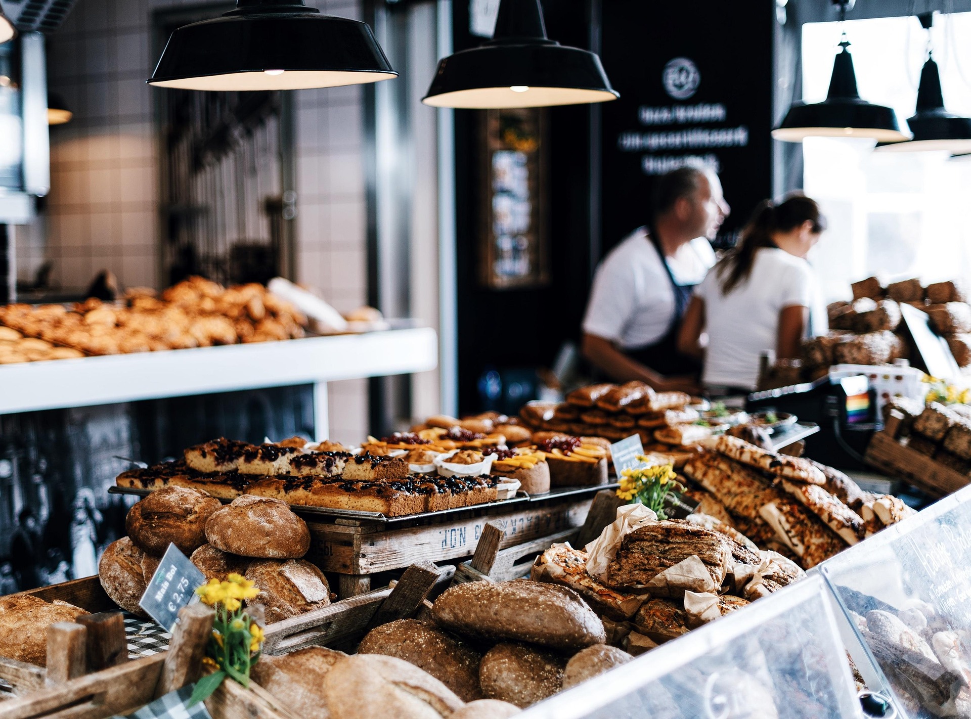 Digital Signage w małych sklepach lokalnych – jakie rozwiązania zastosować?
